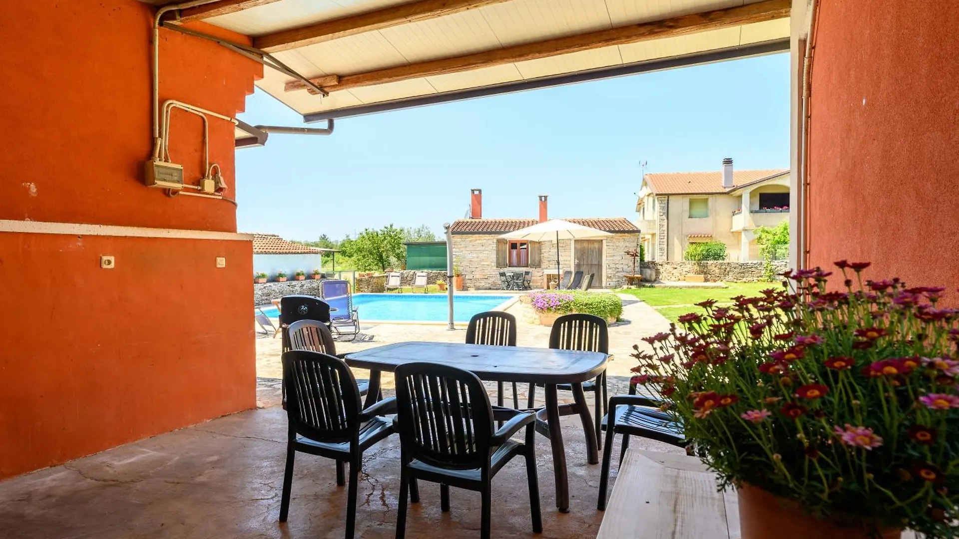 Apartments With Swimming Pool Casa Rossa Umag