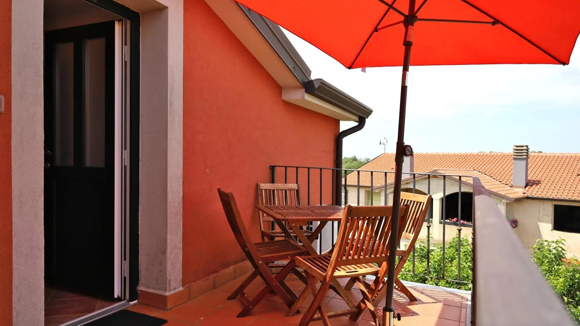 Apartments With Swimming Pool Casa Rossa Umag